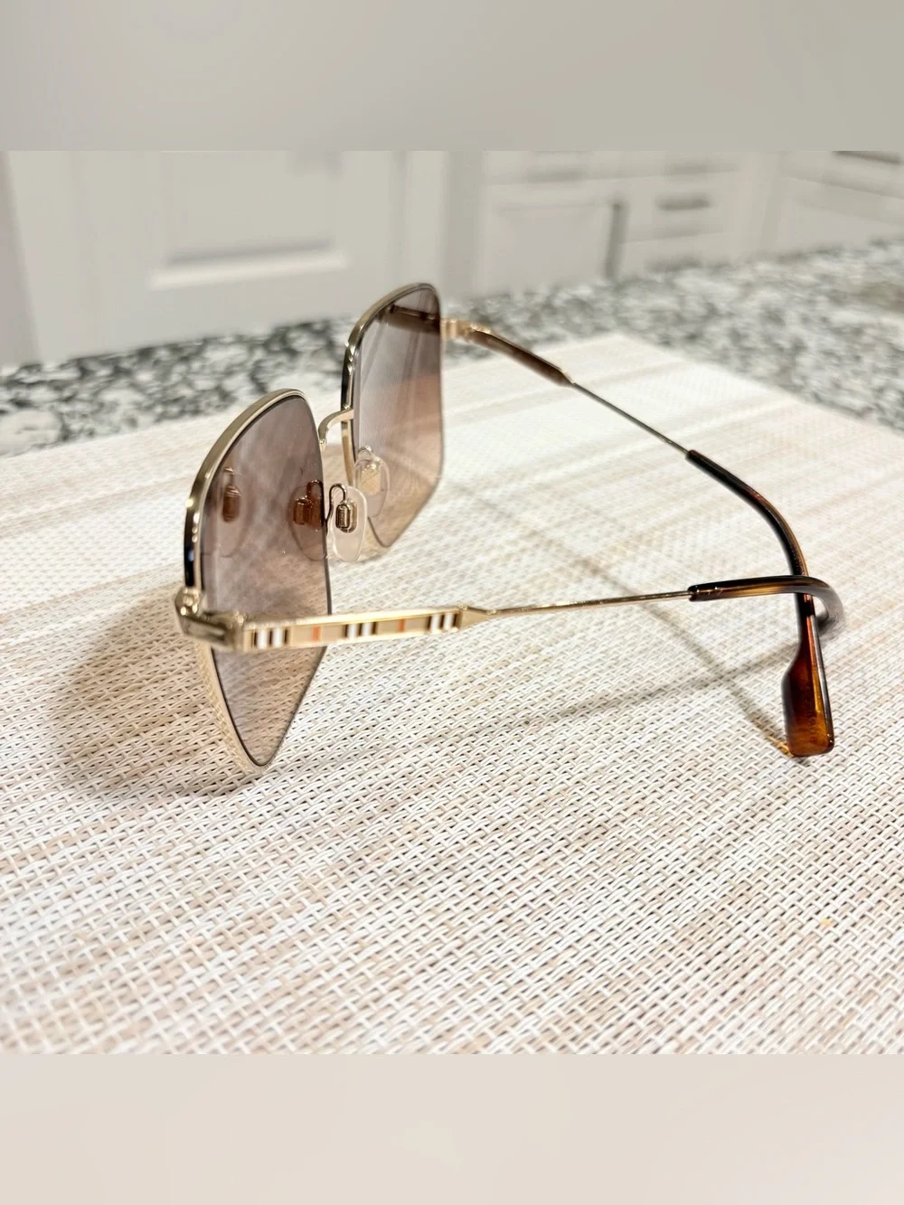 N/A stylish women’s